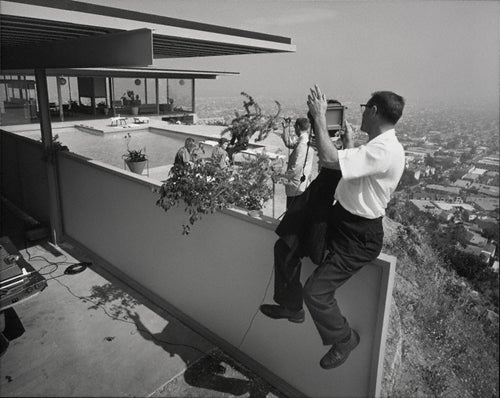 Julius Shulman photographing Case Study House no. 22, West Hollywood, 1960. © J. Paul Getty Trust. Used with permission. Julius Shulman Photography Archive, Research Library at the Getty Research Institute (2004.R.10)