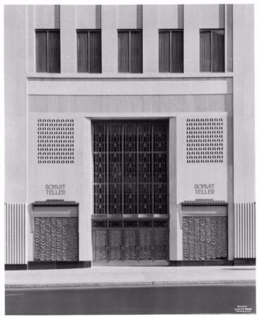 A black and white photo of Wurts Bros., 55th Street and 5th Avenue. Bonwit Teller and Co.; entrance detail, 1930. Museum of the City of New York.